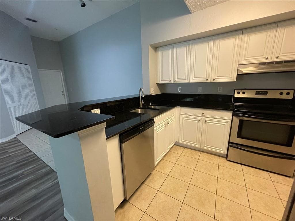 8215 Ibis Club Dr 113, Naples, FL 34104-6