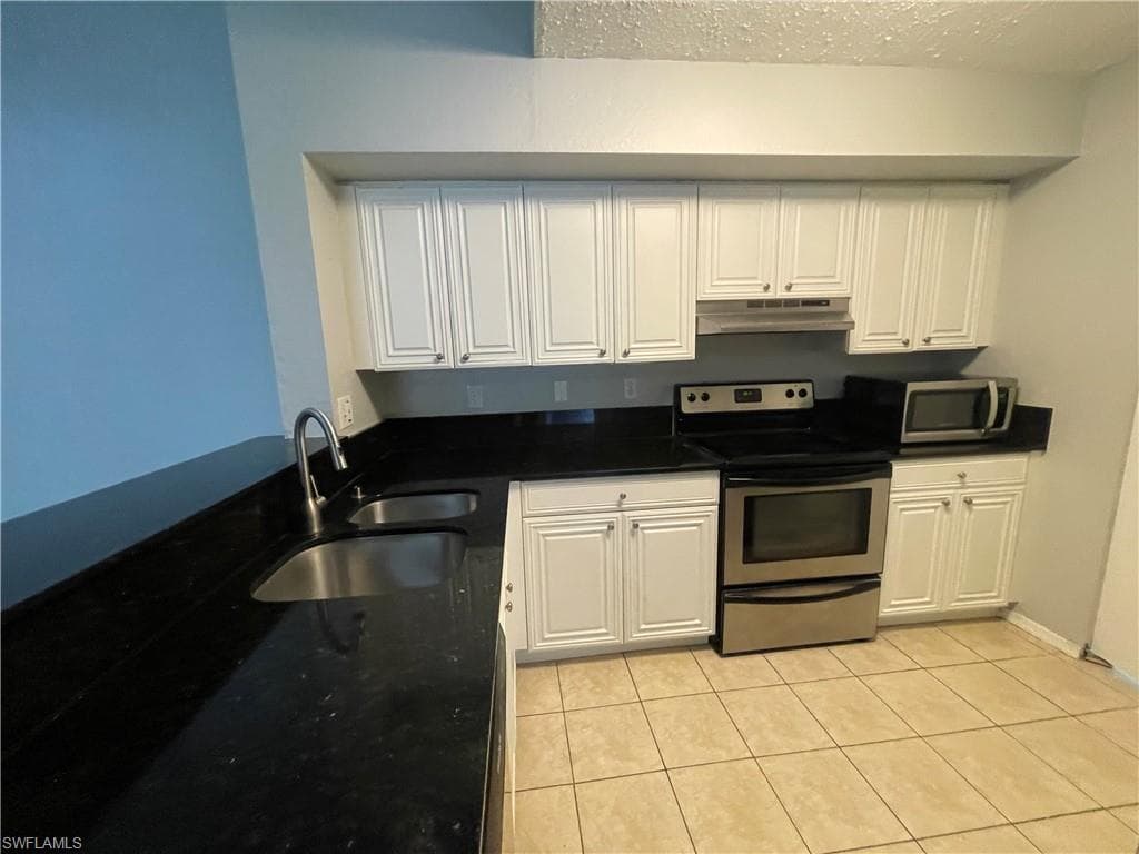 8215 Ibis Club Dr 113, Naples, FL 34104-7