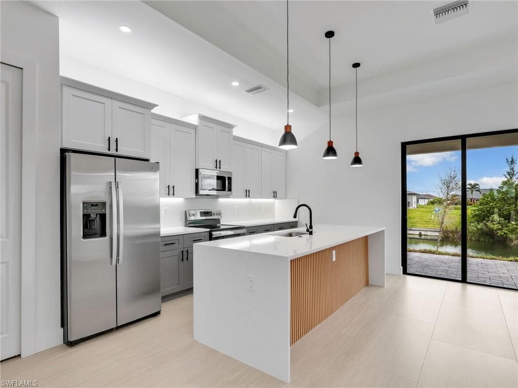 2001 17th Pl, Cape Coral, FL 33993-12