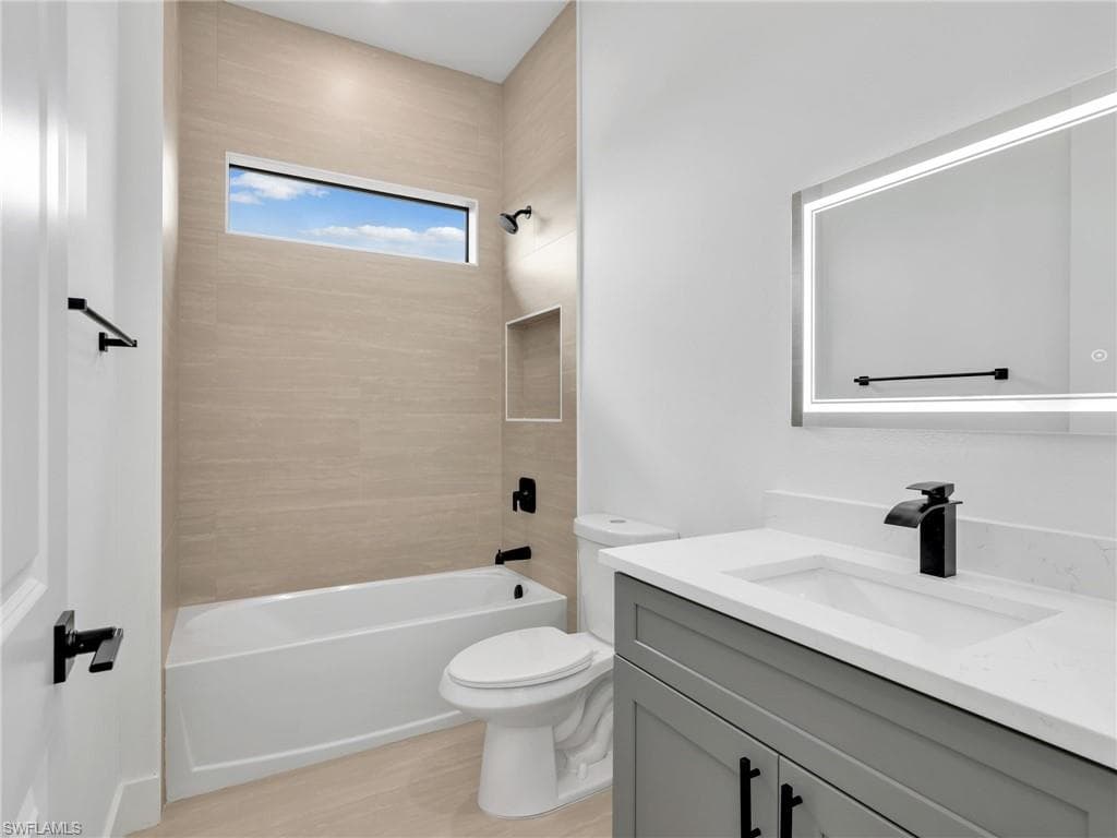 2001 17th Pl, Cape Coral, FL 33993-24