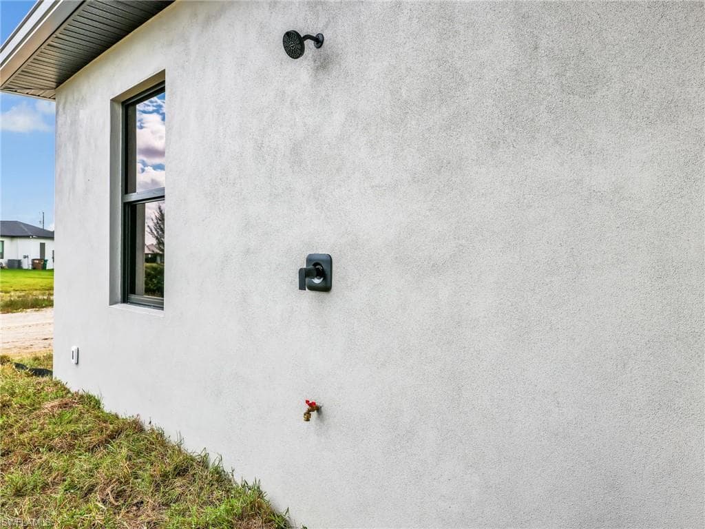 2001 17th Pl, Cape Coral, FL 33993-27