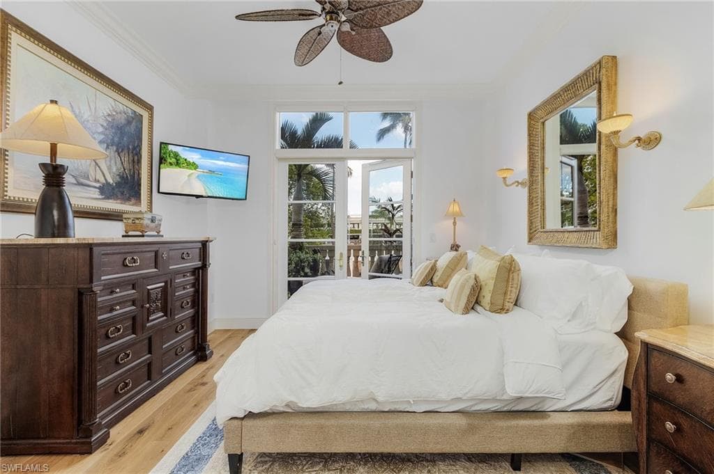 780 5th Ave S 3, Naples, FL 34102-15