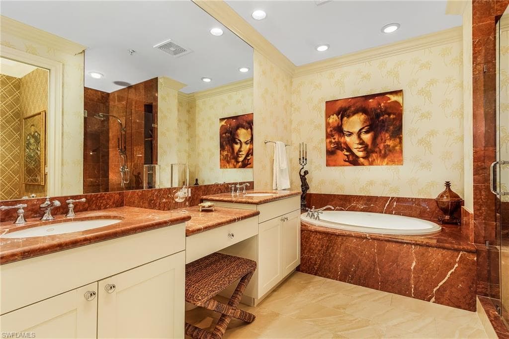 780 5th Ave S 3, Naples, FL 34102-17