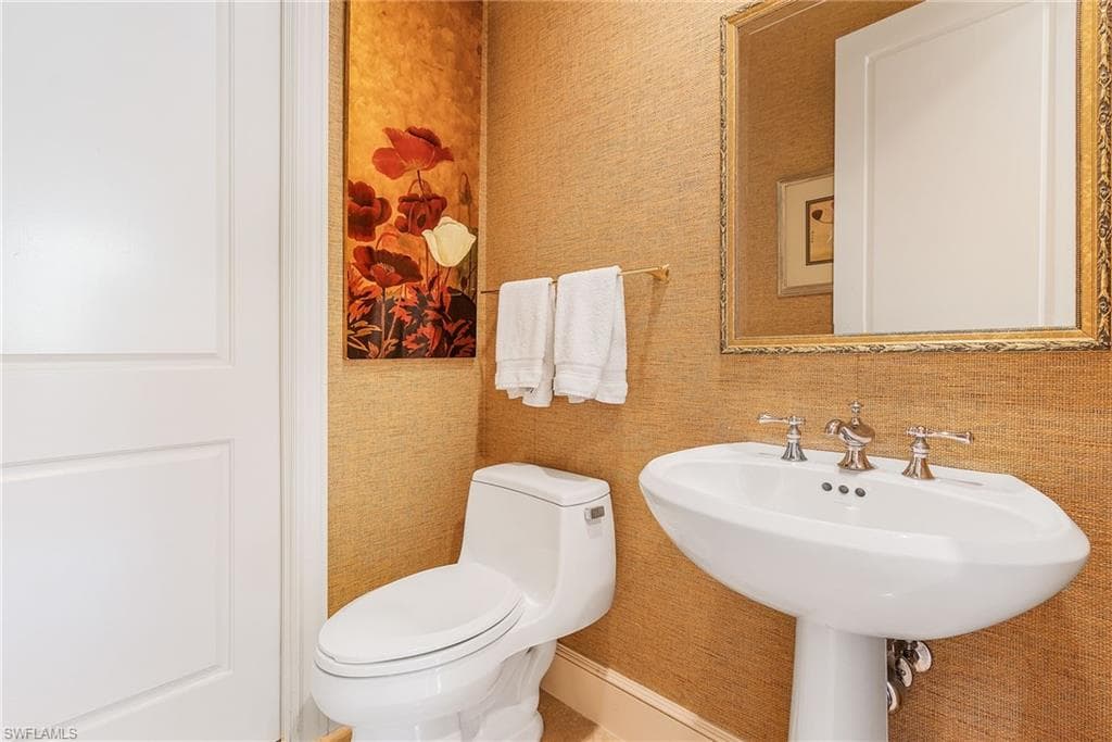 780 5th Ave S 3, Naples, FL 34102-19