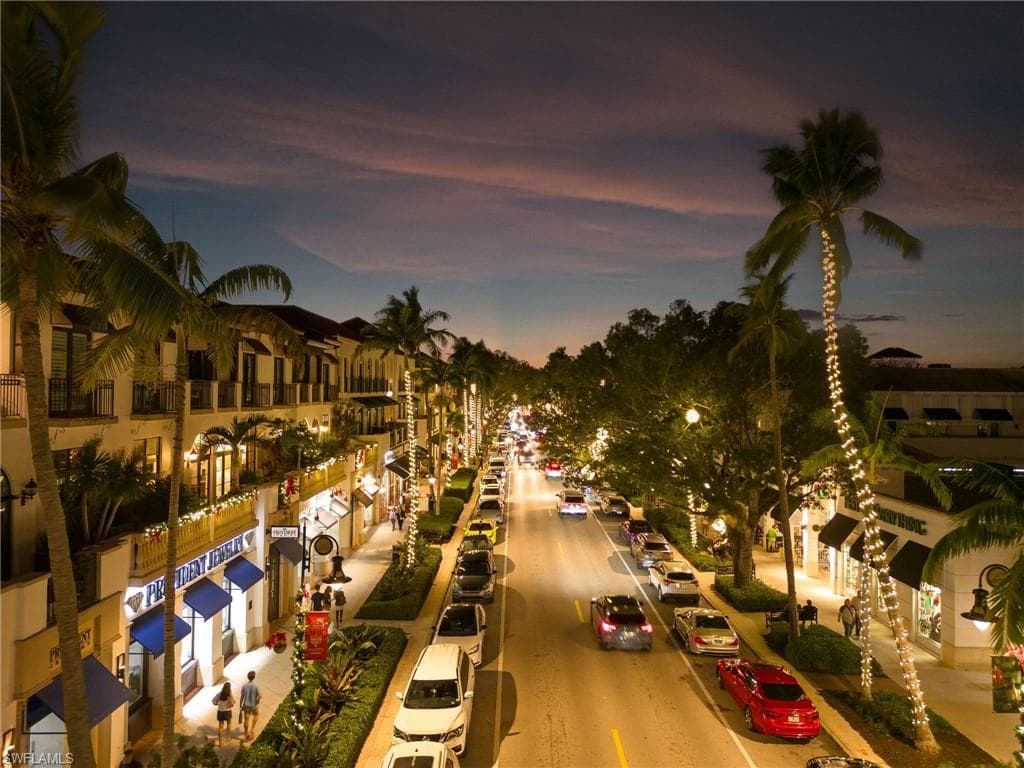 780 5th Ave S 3, Naples, FL 34102-29