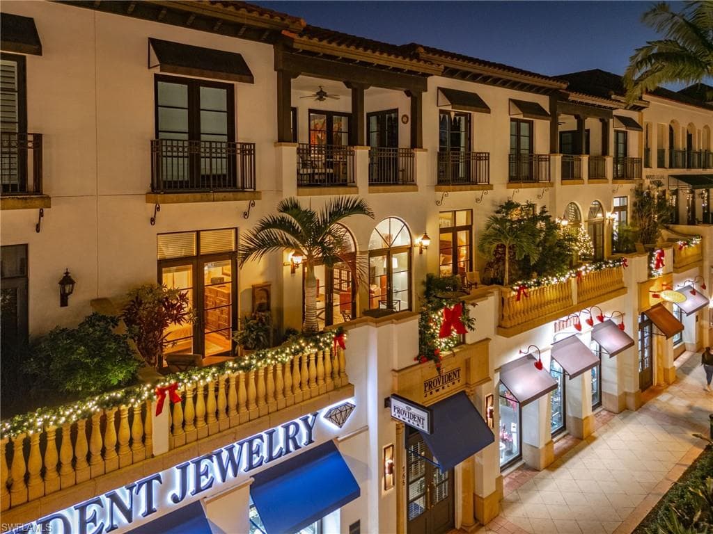 780 5th Ave S 3, Naples, FL 34102-3