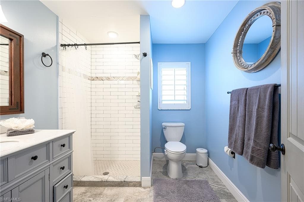 686 95th Ave N, Naples, FL 34108-15