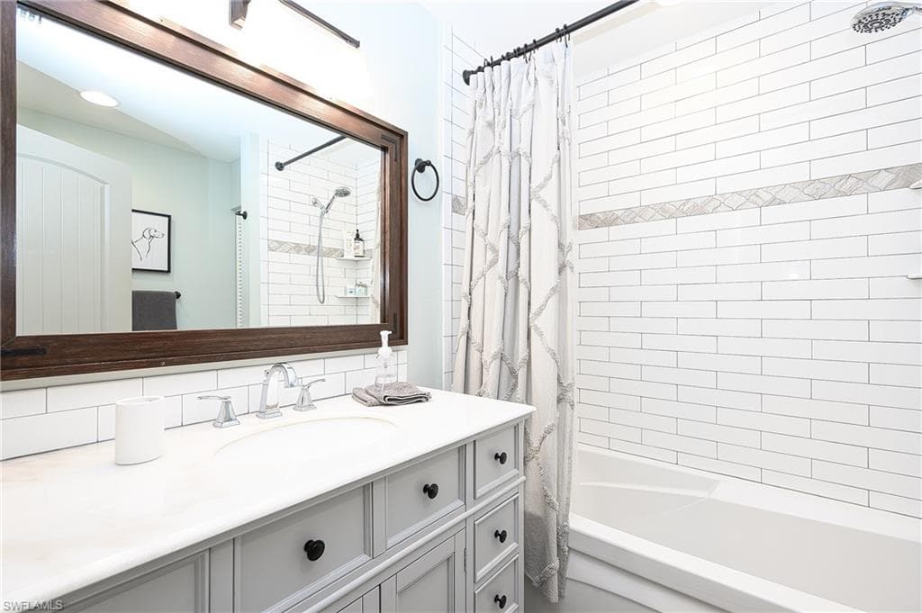 686 95th Ave N, Naples, FL 34108-19