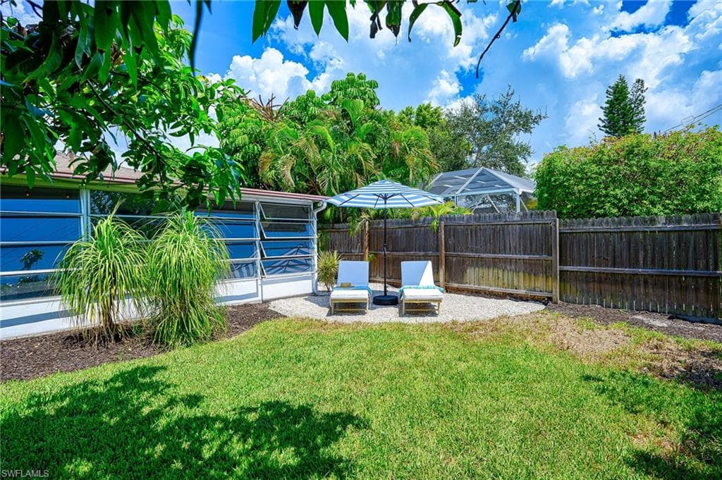686 95th Ave N, Naples, FL 34108-26