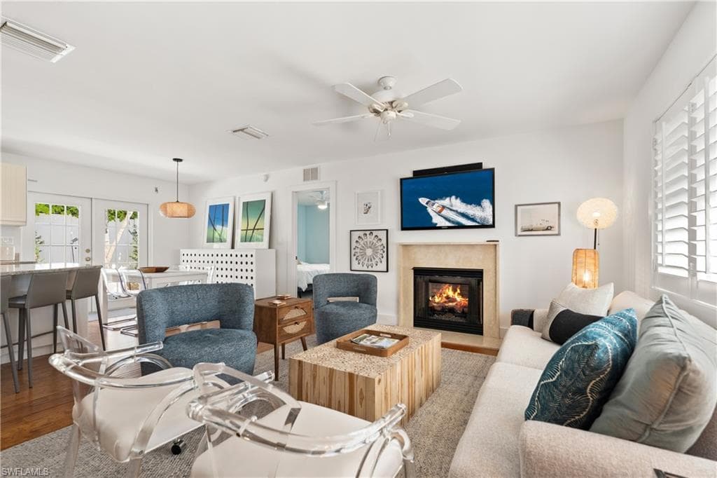 725 Central Ave, Naples, FL 34102-1