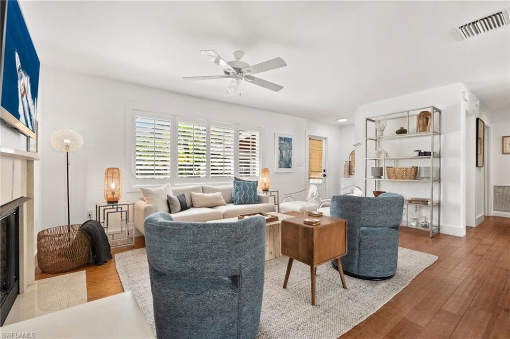 725 Central Ave, Naples, FL 34102-3