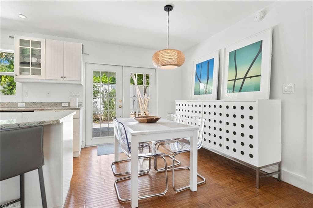725 Central Ave, Naples, FL 34102-4
