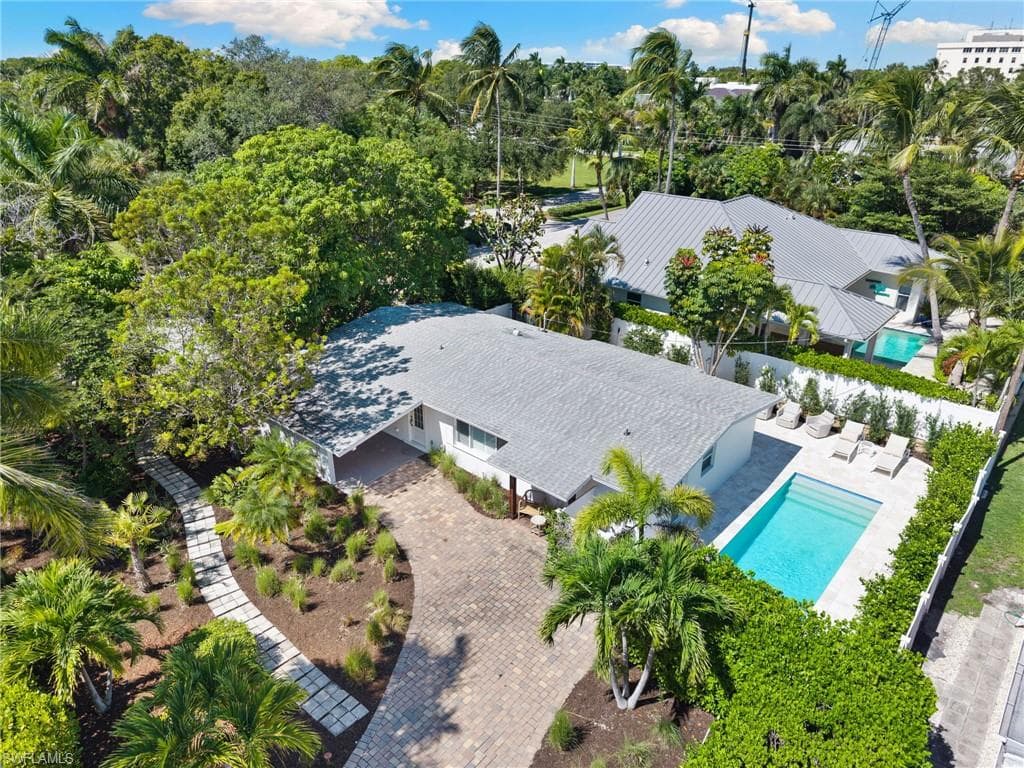 725 Central Ave, Naples, FL 34102-5