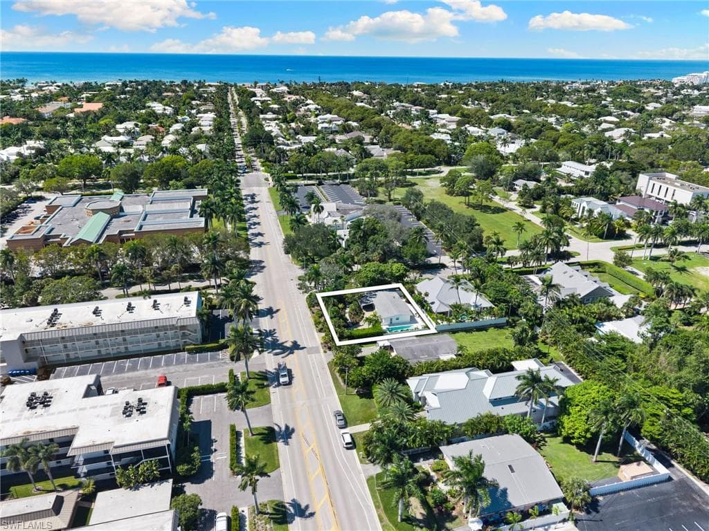 725 Central Ave, Naples, FL 34102-6