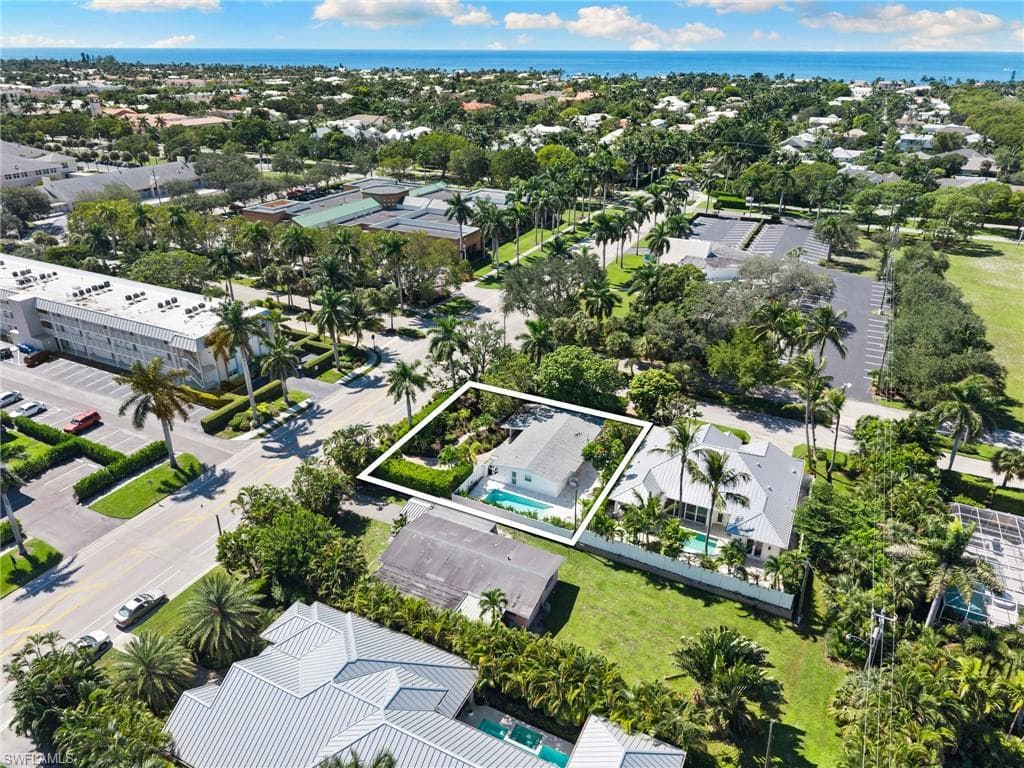 725 Central Ave, Naples, FL 34102-7
