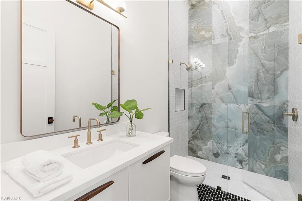 2337 Anthony Ct, Naples, FL 34109-23