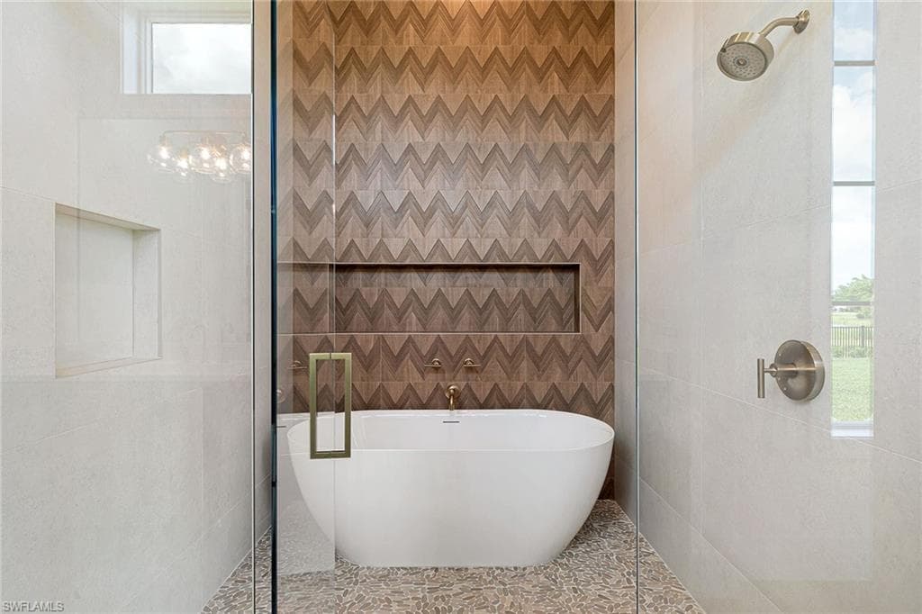 2337 Anthony Ct, Naples, FL 34109-26