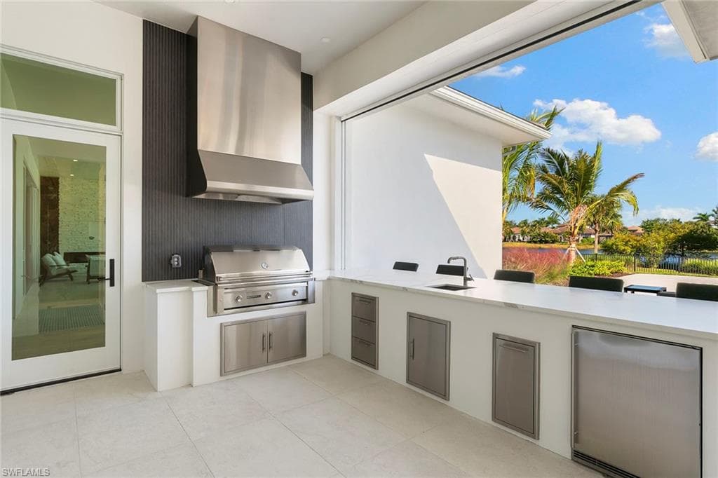 2337 Anthony Ct, Naples, FL 34109-28