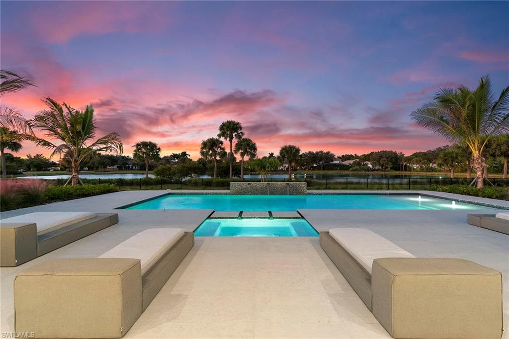 2337 Anthony Ct, Naples, FL 34109-31