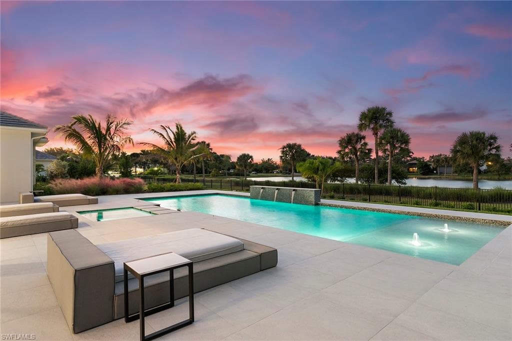 2337 Anthony Ct, Naples, FL 34109-32