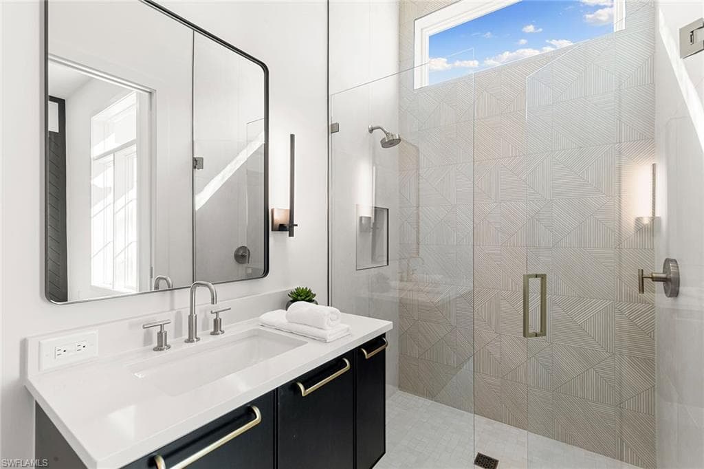 2337 Anthony Ct, Naples, FL 34109-37