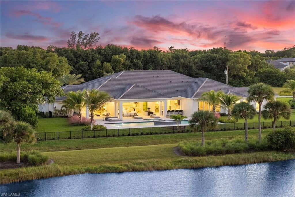 2337 Anthony Ct, Naples, FL 34109-40