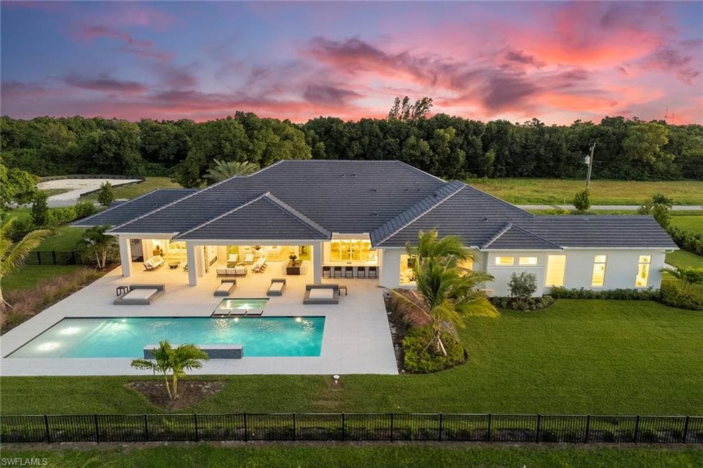 2337 Anthony Ct, Naples, FL 34109-41