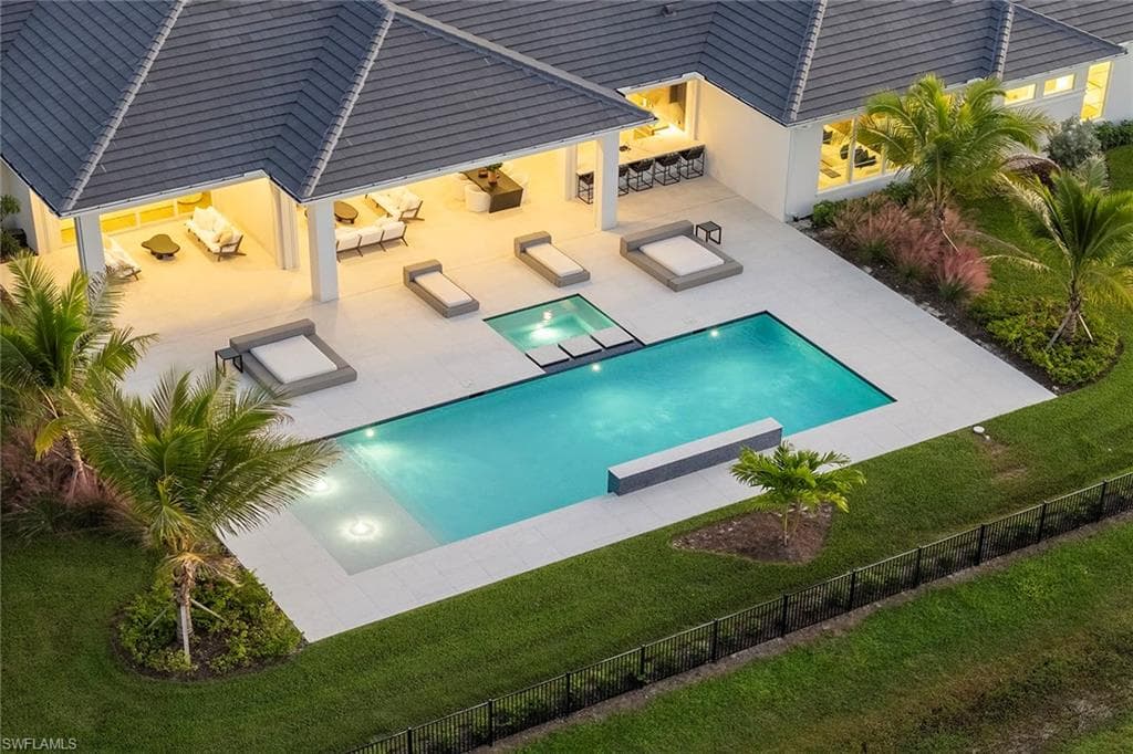 2337 Anthony Ct, Naples, FL 34109-45