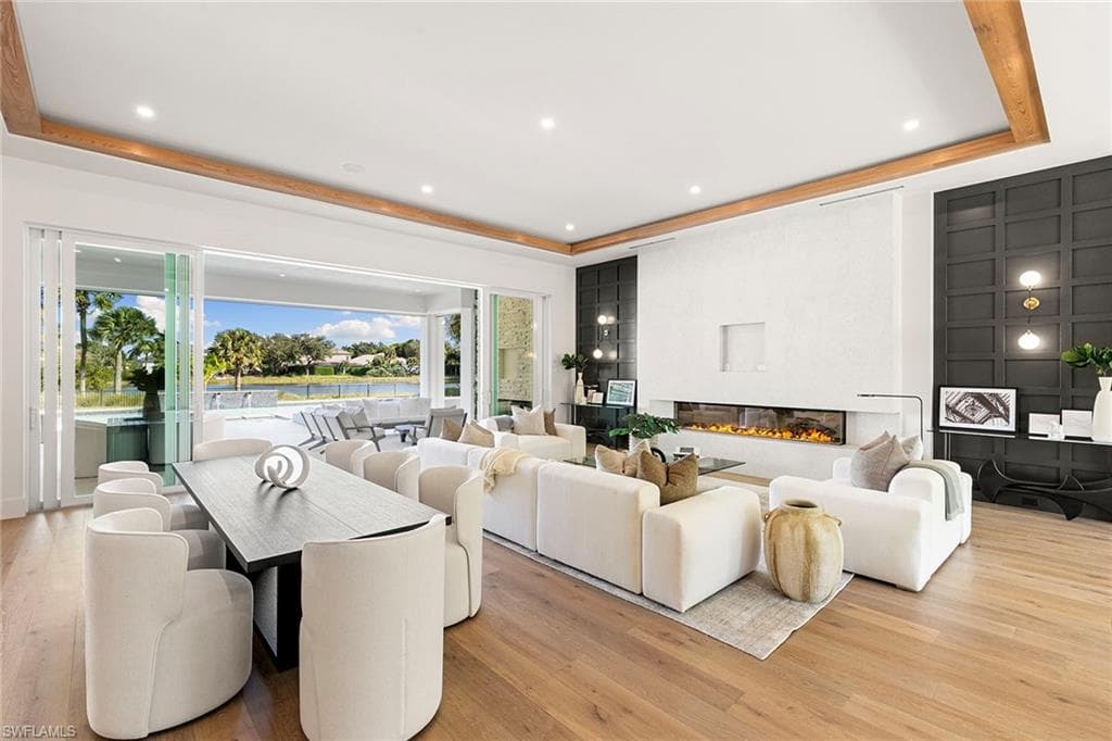 2337 Anthony Ct, Naples, FL 34109-3