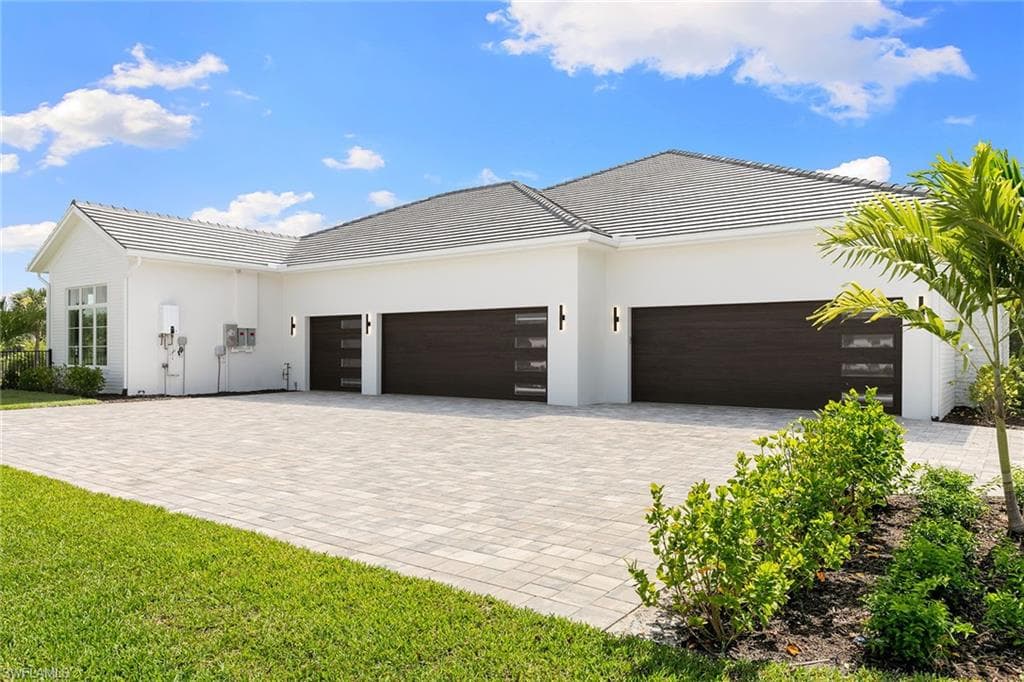 2337 Anthony Ct, Naples, FL 34109-49