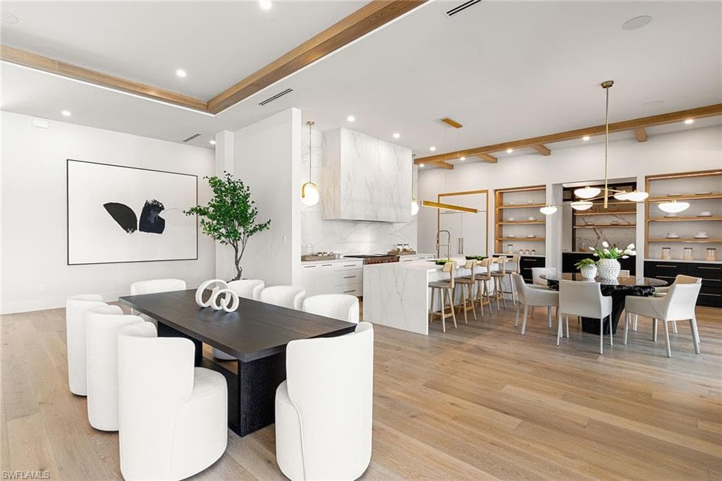 2337 Anthony Ct, Naples, FL 34109-6