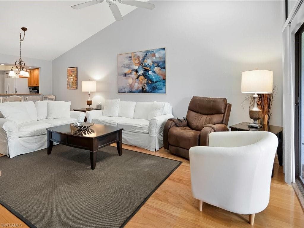 460 Kings Way 3-41, Naples, FL 34104-10