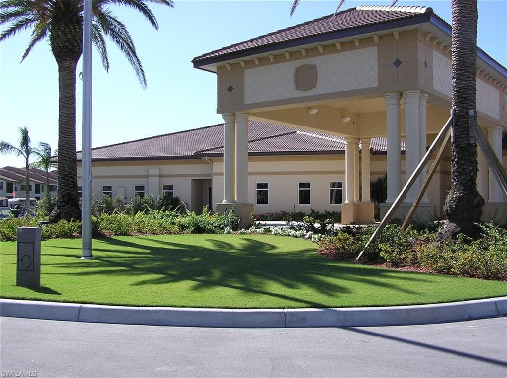 460 Kings Way 3-41, Naples, FL 34104-33