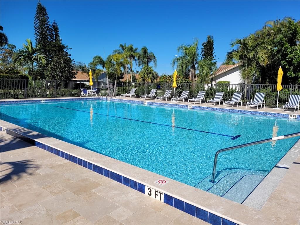 460 Kings Way 3-41, Naples, FL 34104-34