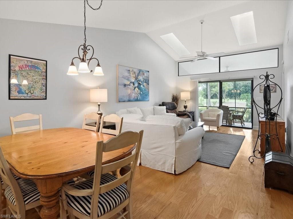 460 Kings Way 3-41, Naples, FL 34104-7