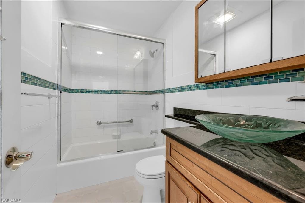 2121 Gulf Shore Blvd N 203, Naples, FL 34102-11