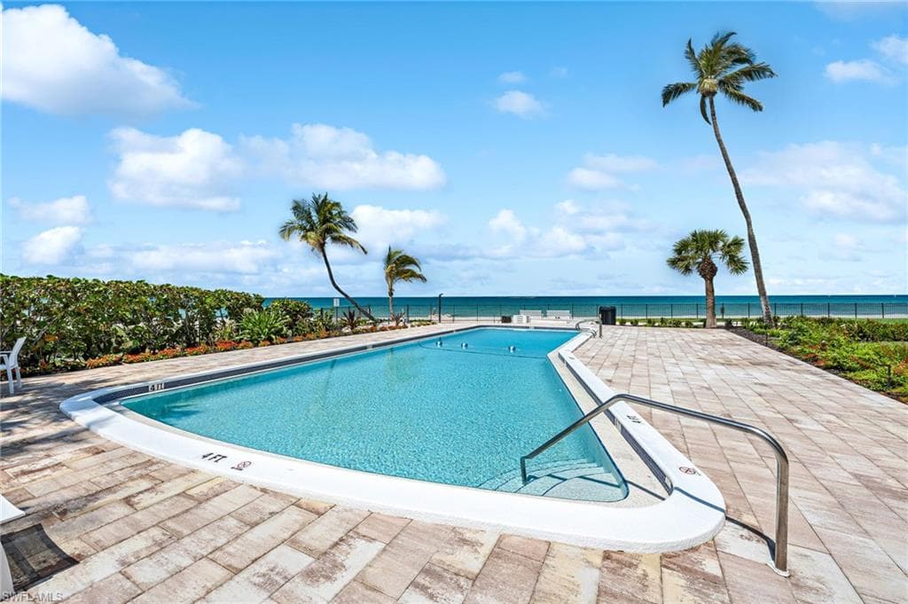 2121 Gulf Shore Blvd N 203, Naples, FL 34102-13