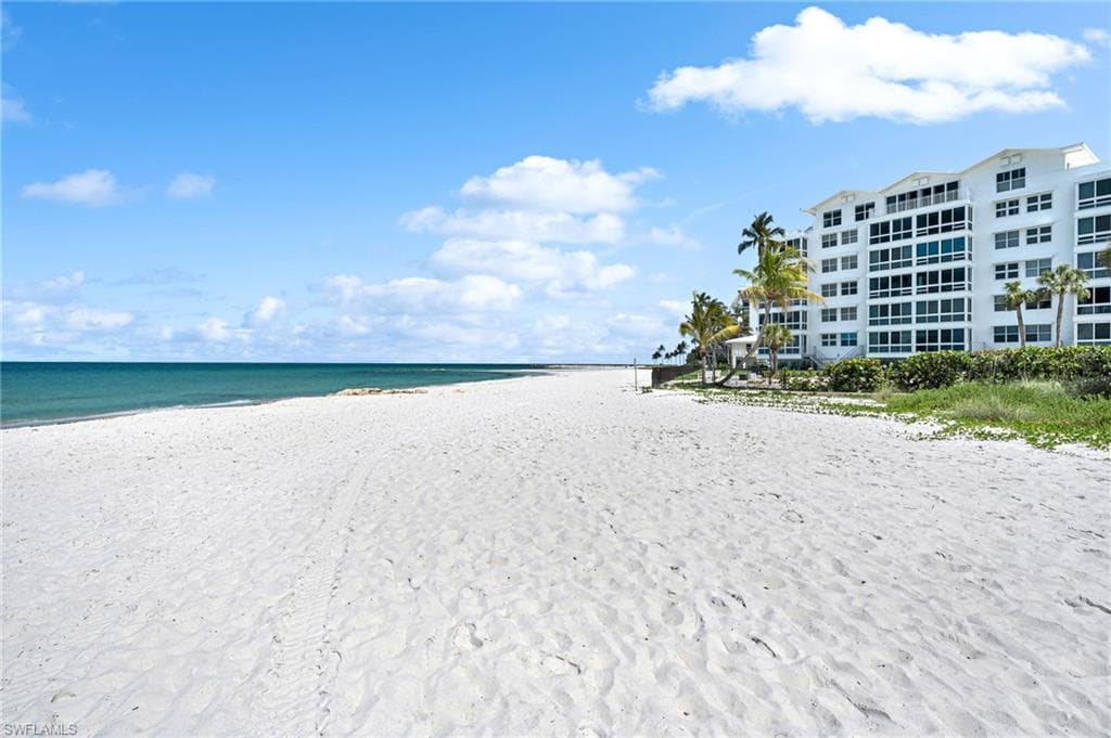 2121 Gulf Shore Blvd N 203, Naples, FL 34102-14
