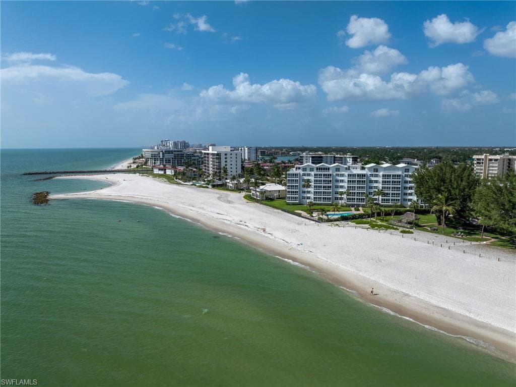 2121 Gulf Shore Blvd N 203, Naples, FL 34102-15