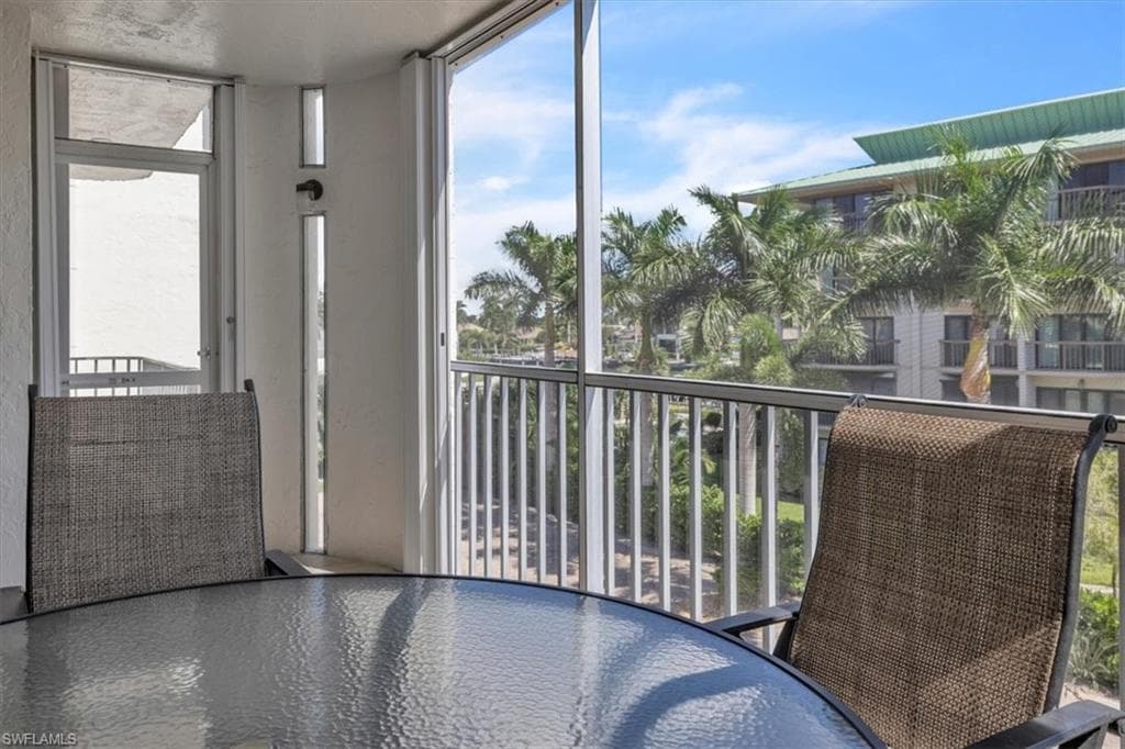 848 Collier Ct 304, Marco Island, FL 34145-8
