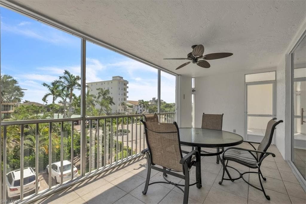 848 Collier Ct 304, Marco Island, FL 34145-9
