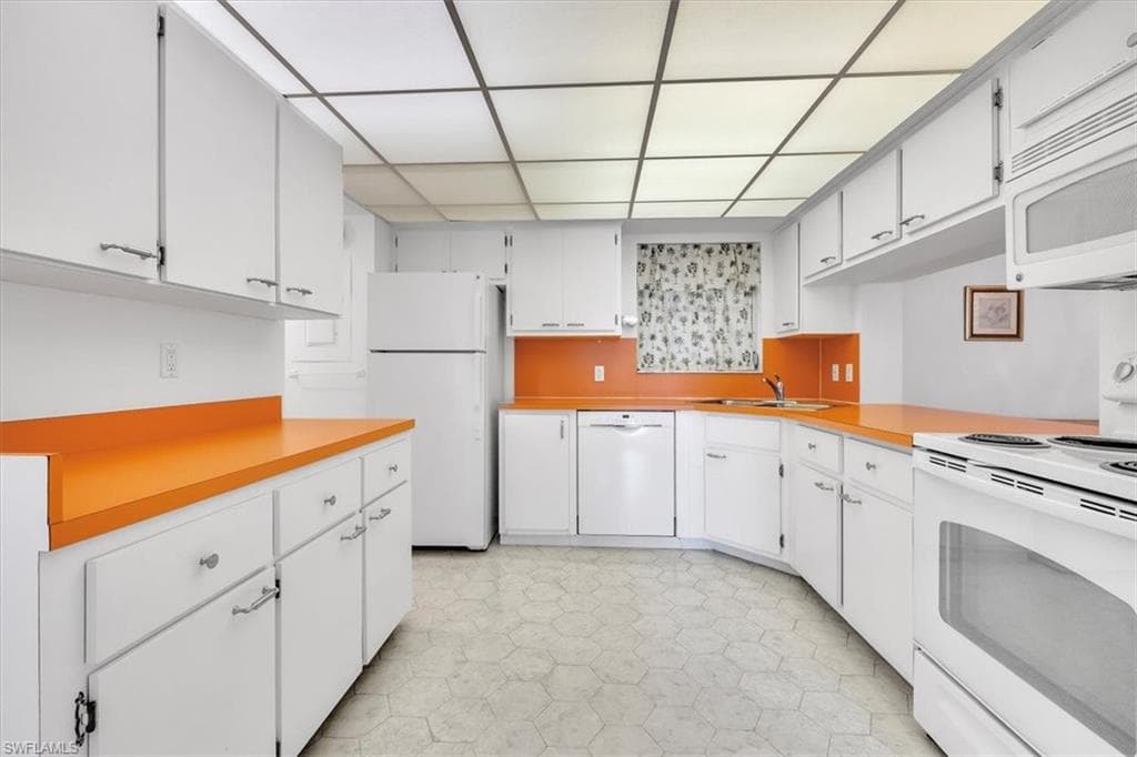 848 Collier Ct 304, Marco Island, FL 34145-16