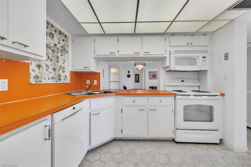 848 Collier Ct 304, Marco Island, FL 34145-17