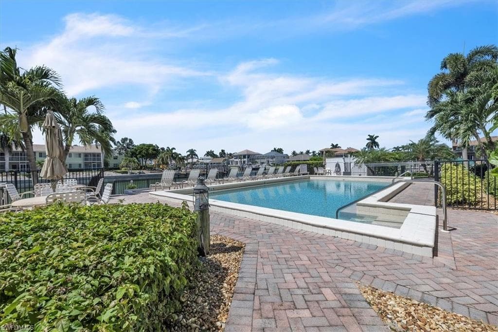 848 Collier Ct 304, Marco Island, FL 34145-32