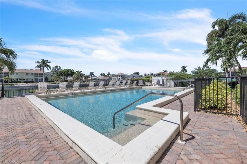 848 Collier Ct 304, Marco Island, FL 34145-33