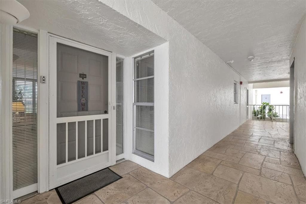 848 Collier Ct 304, Marco Island, FL 34145-45