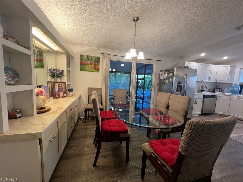 16 Derhenson Dr, Naples, FL 34114-10