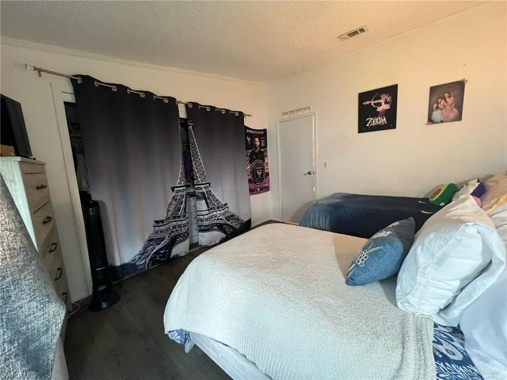 16 Derhenson Dr, Naples, FL 34114-13