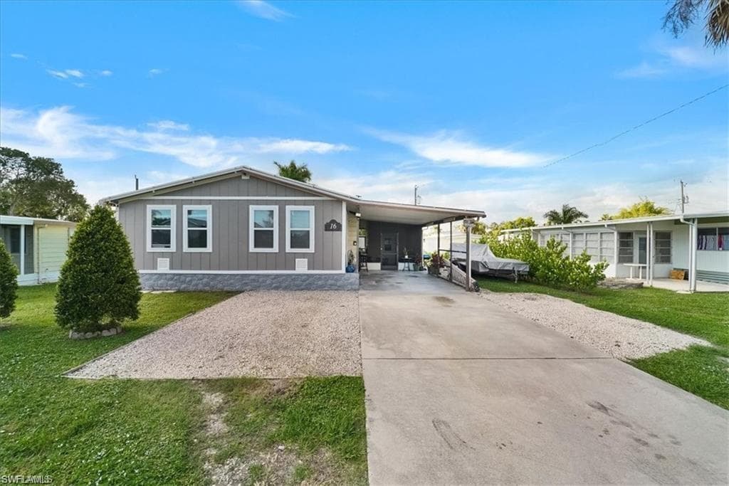 16 Derhenson Dr, Naples, FL 34114-1