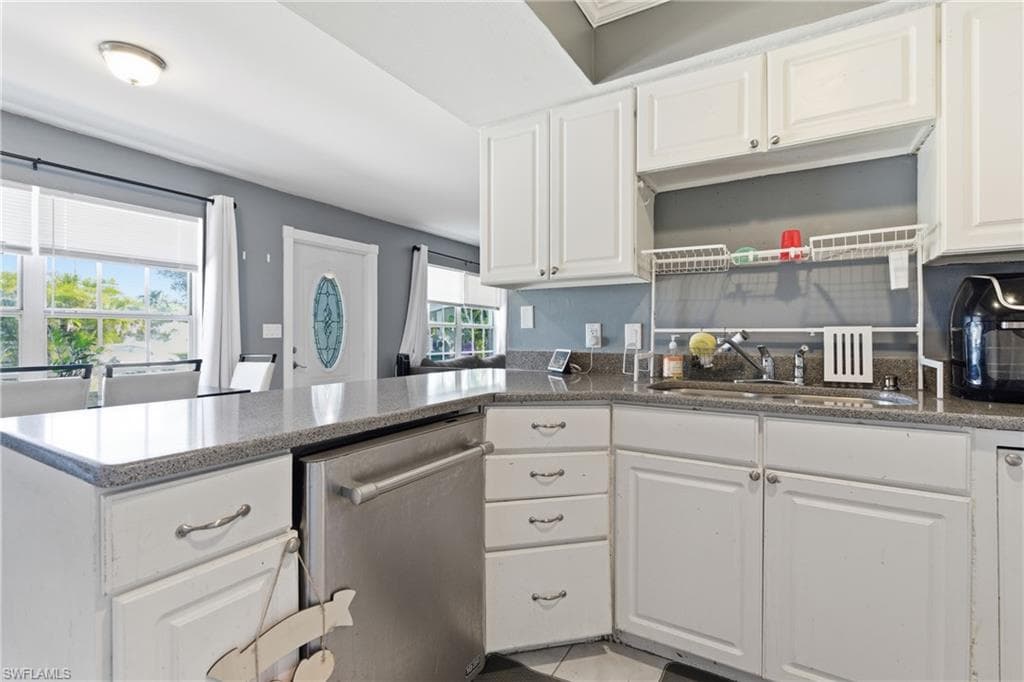 1000 Alhambra Cir, Naples, FL 34103-9